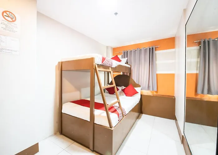 Oyo 475 Pearl Blossom Manila