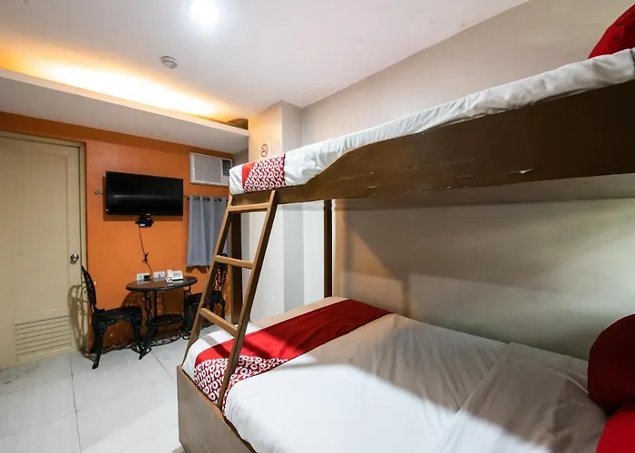 Oyo 475 Pearl Blossom Hotel 2*